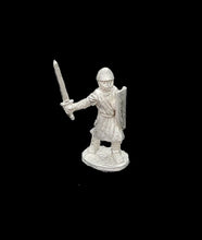 Load image into Gallery viewer, 52-1446:  Avalon Men-at-Arms with Sword Arm Extended Back and Heater Shield, in Chain and Cloth Armor

