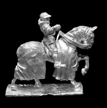 Load image into Gallery viewer, 52-1931 48-0371: Imperial Knight with Burgonet on Caparisoned Horse [Rider &amp; Mount]
