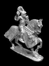Load image into Gallery viewer, 52-1932 48-0372: Imperial Knight with Visored Helm and Plume on Caparisoned Horse [Rider &amp; Mount]
