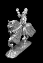 Load image into Gallery viewer, 52-1932 48-0372: Imperial Knight with Visored Helm and Plume on Caparisoned Horse [Rider &amp; Mount]
