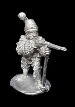 Load image into Gallery viewer, 52-1986:  Imperial Engineer with Handgun
