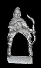 Load image into Gallery viewer, 52-5072:  Desert Cavalry Archer, Bow at Side [Rider Only]
