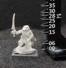 Load image into Gallery viewer, 53-0210:  Ratling Swordsman, Cloaked
