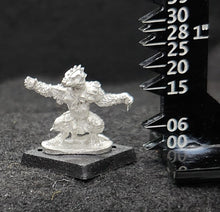 Load image into Gallery viewer, 53-0220:  Ratling Warrior, Leather Armor, Multiple Hand Weapons
