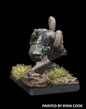 Load image into Gallery viewer, 53-0353:  Thumper Musician with Drum
