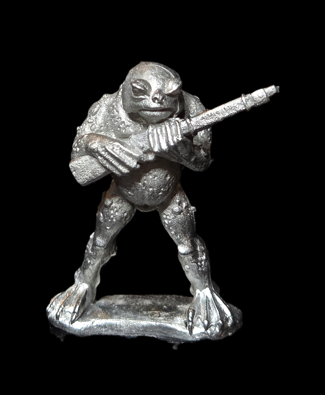 53-0811:  Deep One with Arquebus