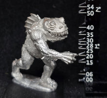 Load image into Gallery viewer, 53-0877:  Deep One Titan, Advancing
