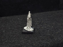 Load image into Gallery viewer, 57-0182:  Dwarf Lord with Open Hands
