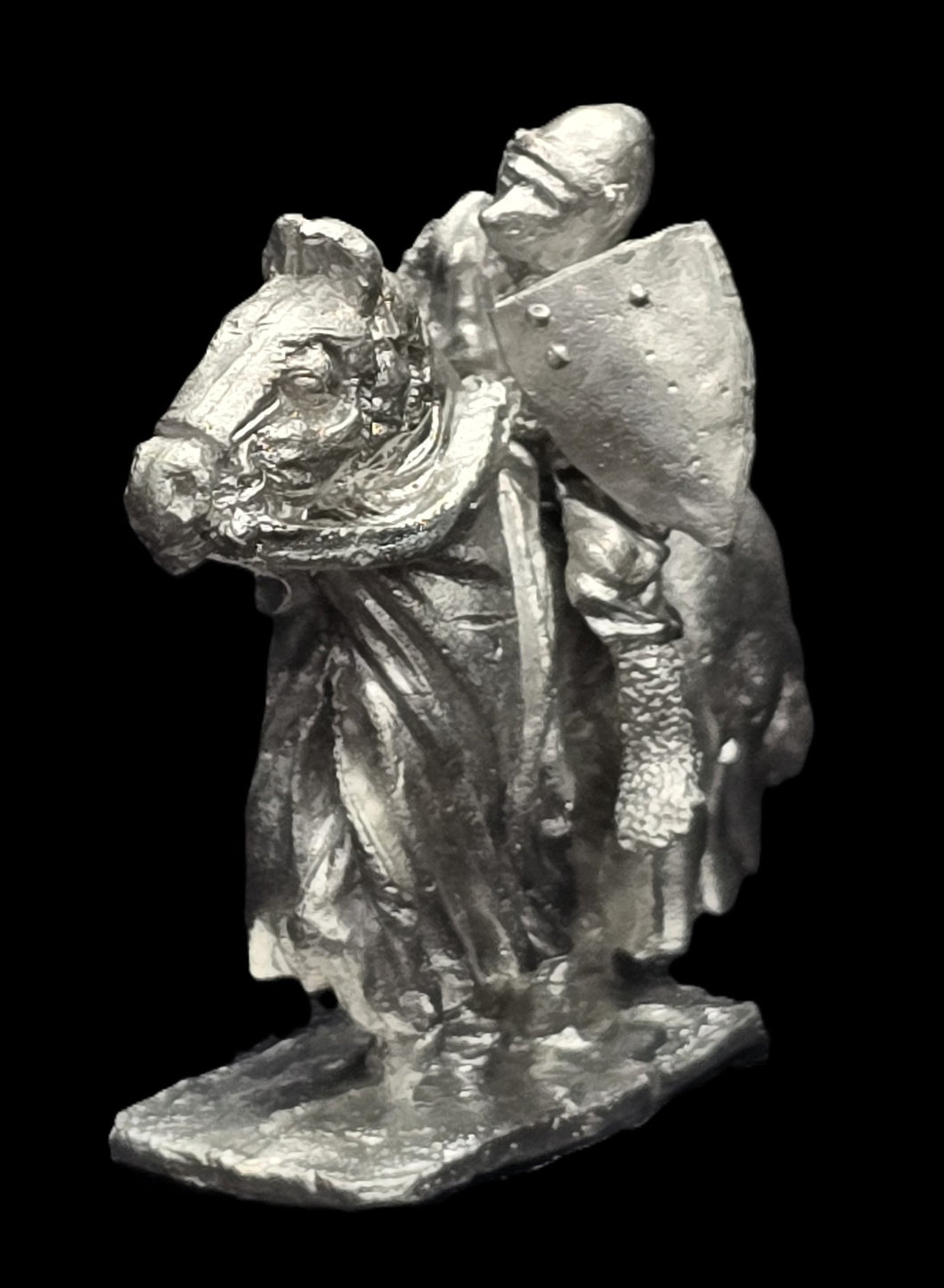57-0391 / 48-0562:  Knight with Houndstooth Helm on Charging Horse [rider and mount]