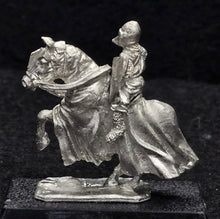 Load image into Gallery viewer, 57-0392 / 48-0563:  Knight with Houndstooth Helm on Rearing Horse [rider and mount]
