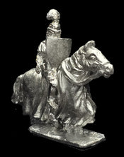 Load image into Gallery viewer, 57-0393 / 48-0562:  Knight w/ Thick Plume on Charging Horse [rider and mount]
