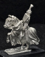 Load image into Gallery viewer, 57-0394 / 48-0563:  Knight w/ Thin Plume on Rearing Horse [rider and mount]
