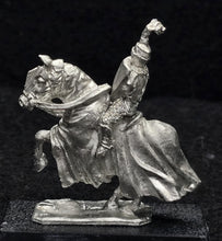 Load image into Gallery viewer, 57-0394 / 48-0563:  Knight w/ Thin Plume on Rearing Horse [rider and mount]
