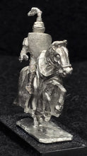 Load image into Gallery viewer, 57-0394 / 48-0563:  Knight w/ Thin Plume on Rearing Horse [rider and mount]
