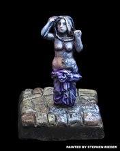 Load image into Gallery viewer, 57-0473:  Sorceress, Transforming, Elder
