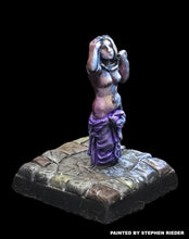 Load image into Gallery viewer, 57-0473:  Sorceress, Transforming, Elder
