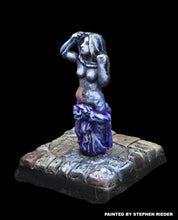 Load image into Gallery viewer, 57-0473:  Sorceress, Transforming, Elder
