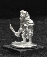 Load image into Gallery viewer, 57-0762:  Ghoul with Short Sword and Severed Head
