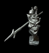Load image into Gallery viewer, 57-7021:  Lemurian Elite Infantry, Weapon Forward
