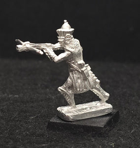 57-7046:  Lemurian Heavy Crossbowman Firing