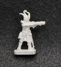 Load image into Gallery viewer, 57-7048:  Lemurian Heavy Crossbowman Firing, Ornate Helm
