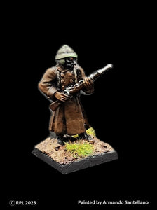 59-0105:  Sentry Riflemen At Ready