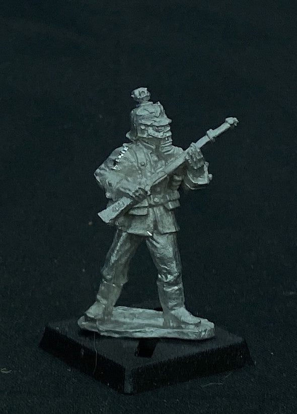 59-0401:  Fusilier Rifleman, At Ready, Rifle Raised