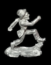 Load image into Gallery viewer, 59-1318:  Journalist, Fleeing
