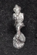 Load image into Gallery viewer, 59-1318:  Journalist, Fleeing
