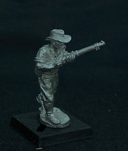 Load image into Gallery viewer, 59-3001:  Victorian American Riflemen, Slouch Hat, Advancing Right, Rifle Raised
