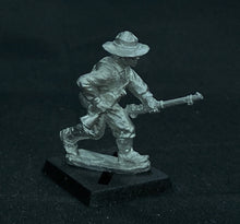 Load image into Gallery viewer, 59-3087:  Victorian American Officer Advancing, with Horn, Montana Hat

