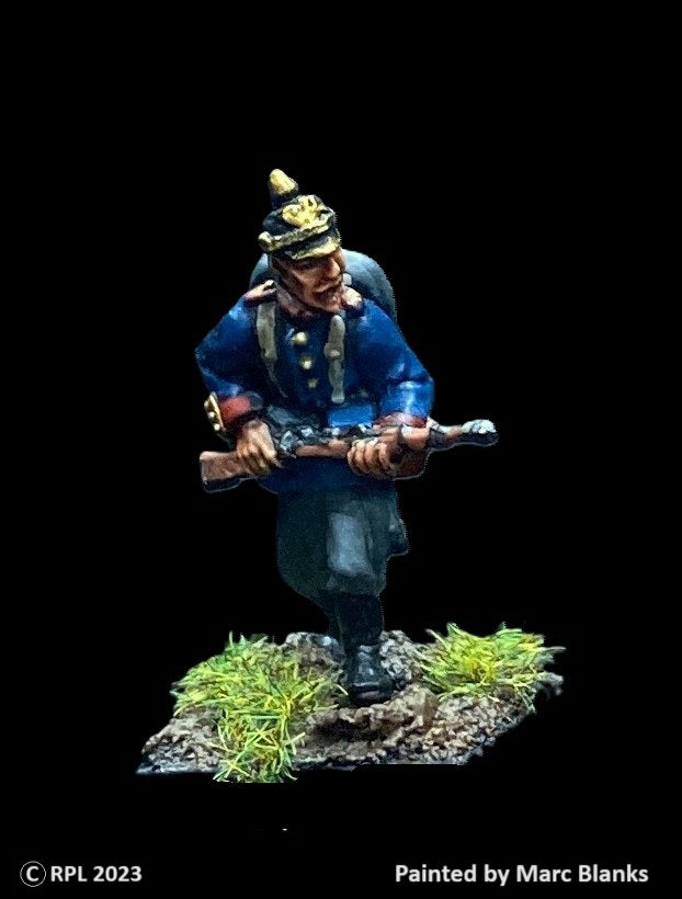 59-4004:  Victorian Prussian Rifleman, Advancing Left, Rifle at Waist, Looking Left