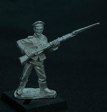 Load image into Gallery viewer, 59-6001:  Victorian Russian Rifleman At Ready

