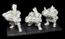 Load image into Gallery viewer, 98-2137:  Giant Ogre Mercenaries with Volley Guns [3]
