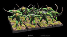 Load image into Gallery viewer, 98-4912: Unarmored Mountain Goblins with Swords [12]
