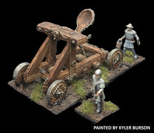 Load image into Gallery viewer, 98-5181: Arthurian Catapult and Crew [1]
