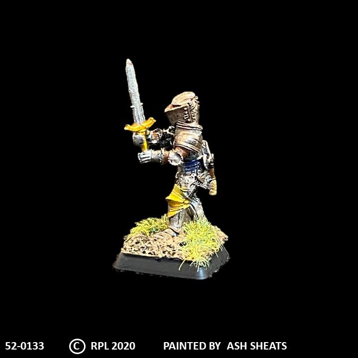 52-0133:  Foot Knight with Greatsword IV