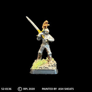 52-0136:  Foot Knight with Greatsword VII