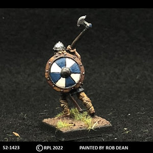 52-1423:  Avalon Men-at-Arms Advancing with Greataxe on Shoulder, in Chainmail with Round Shield on Back