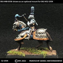 Load image into Gallery viewer, 52-1934:  Imperial Knight, Mounted, with Bascinet II
