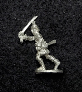 52-8061:  Highlander Officer with Sword